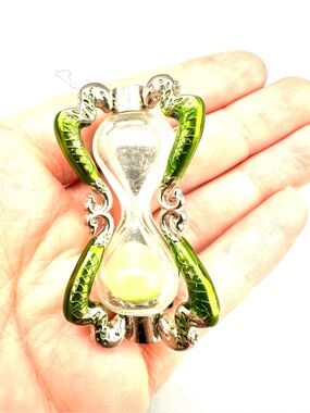Universal Studios Harry Potter Slytherin Hourglass Pin Green Snake Slughorn